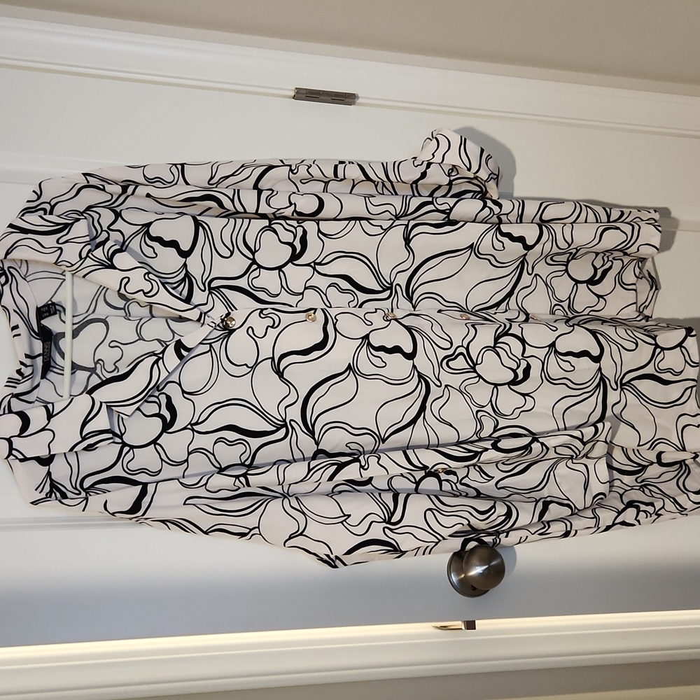 Dennis Basso Black and White Floral Blouse!